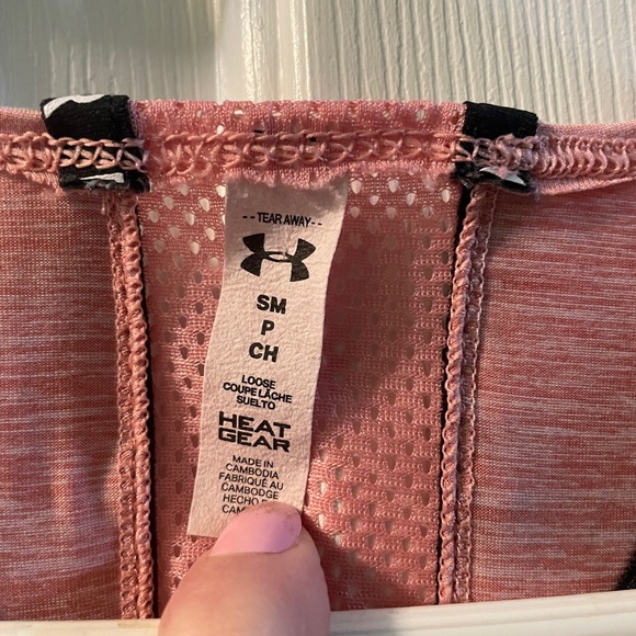 Under Armour HeatGear Pink Top - Picture 3 of 4